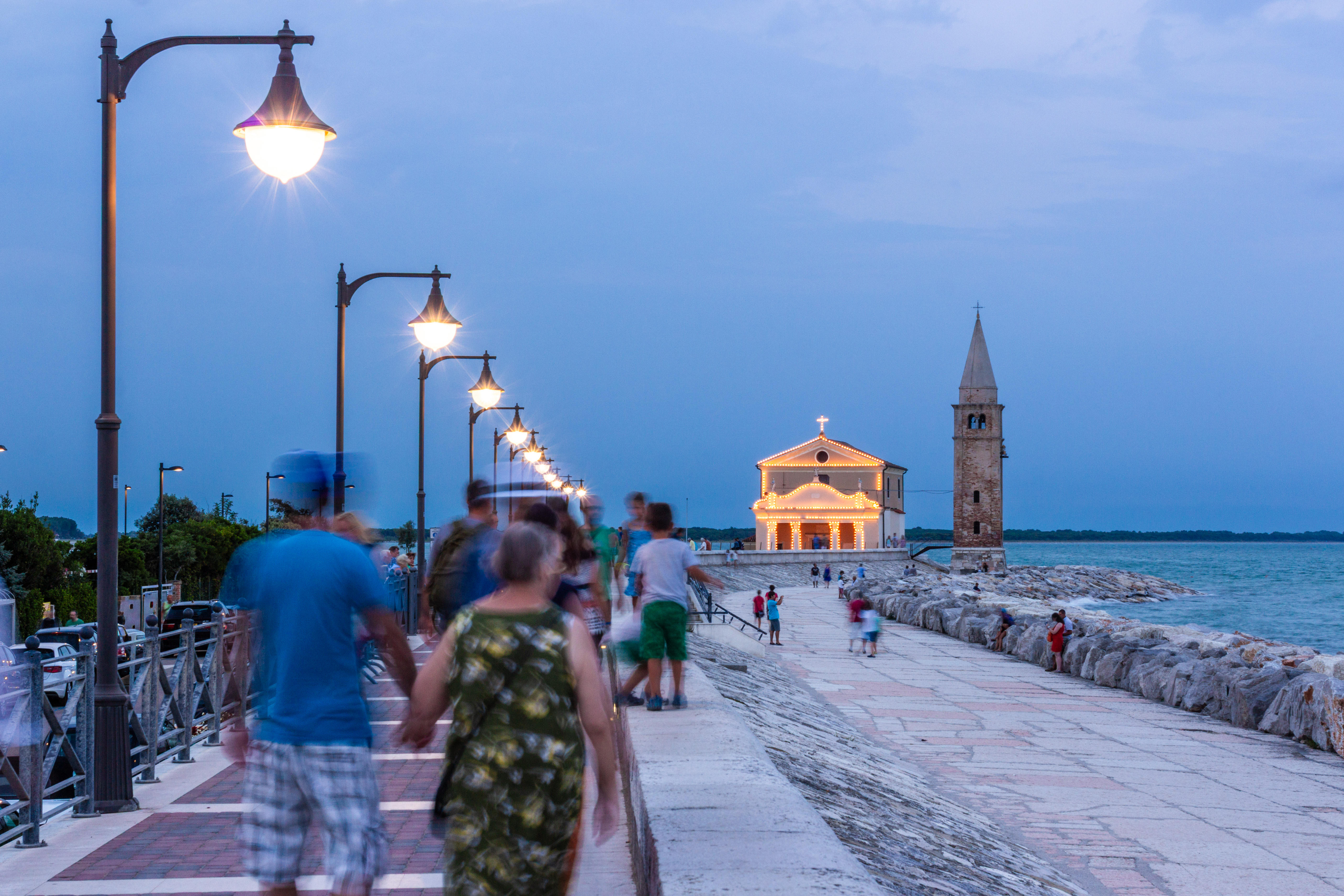 Passeggiata serale alla chiesetta di Caorle